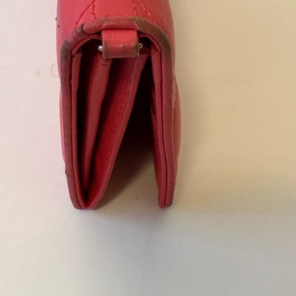 Christain Dior lambskin Cannage wallet in Fuchsia - Picture 5 of 11